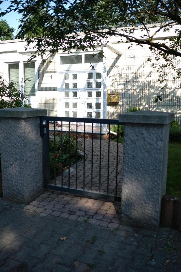 Ruhiges Haus Mit Privatem Garten Halstenbek Kültér fotó